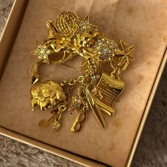 Kirk’s Folly Graduation pin - Picture 2 of 5